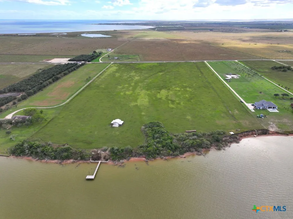 7 Shoreline Lane Port Lavaca, TX 77979