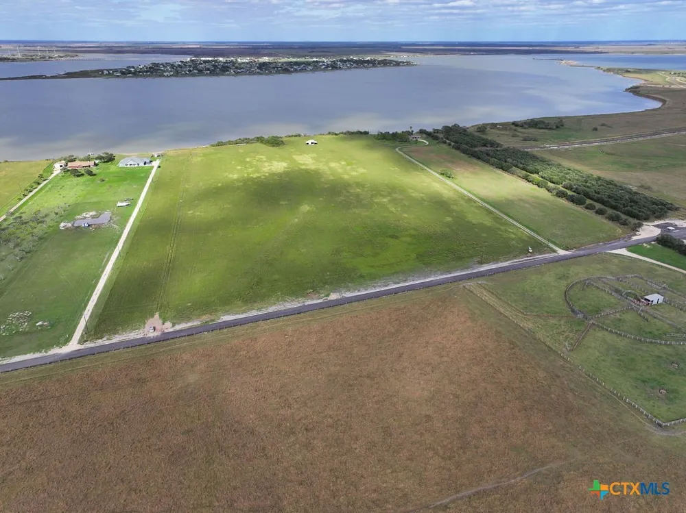 7 Shoreline Lane Port Lavaca, TX 77979