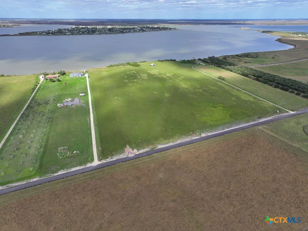 7 Shoreline Lane Port Lavaca, TX 77979