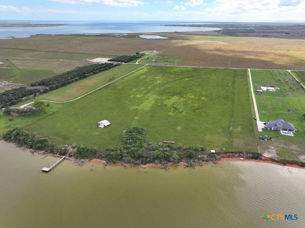 7 Shoreline Lane Port Lavaca, TX 77979