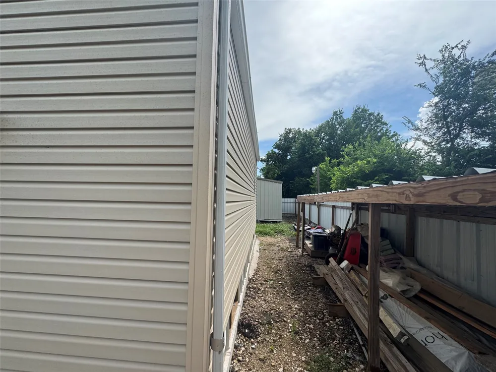 410 Douglas Street Mart, TX 76664