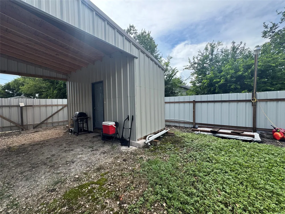 410 Douglas Street Mart, TX 76664