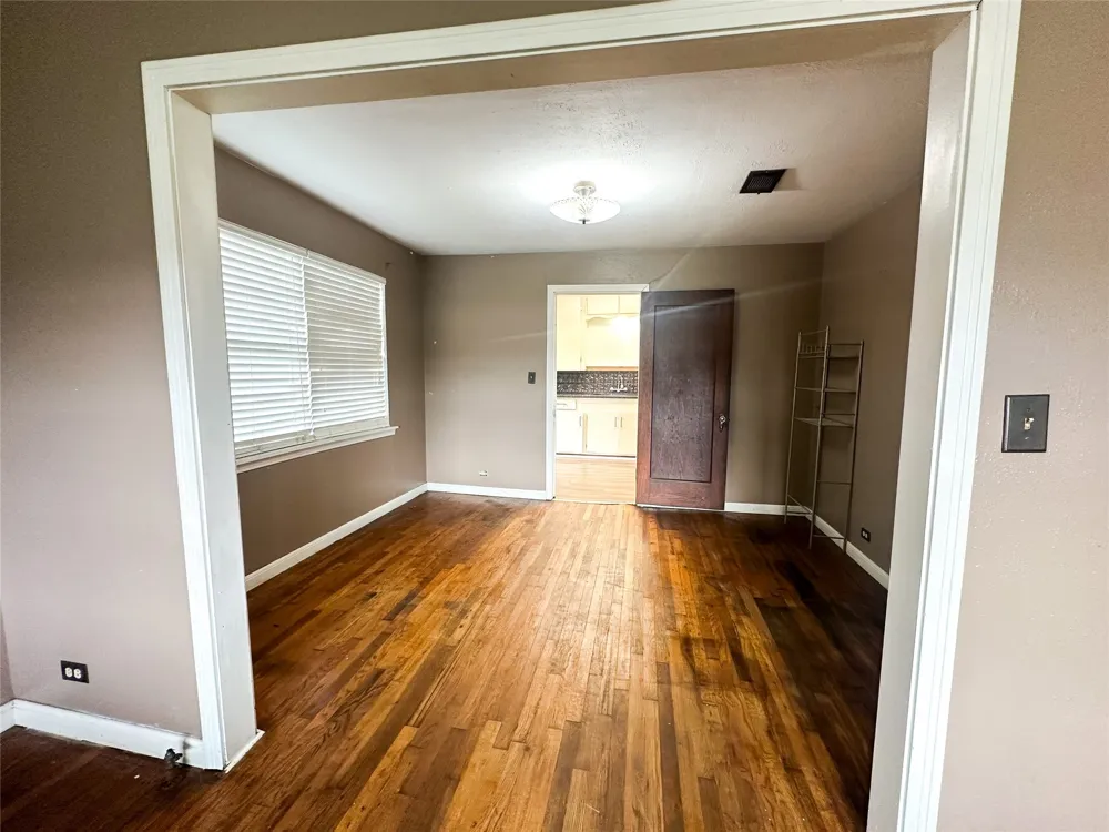 407 Bremond Street Franklin, TX 77856