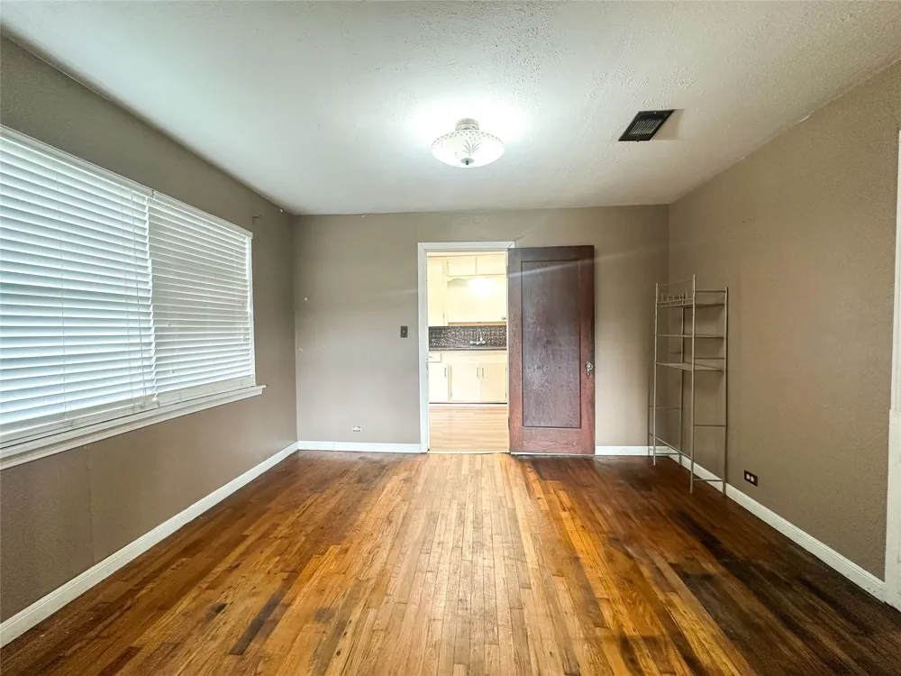 407 Bremond Street Franklin, TX 77856