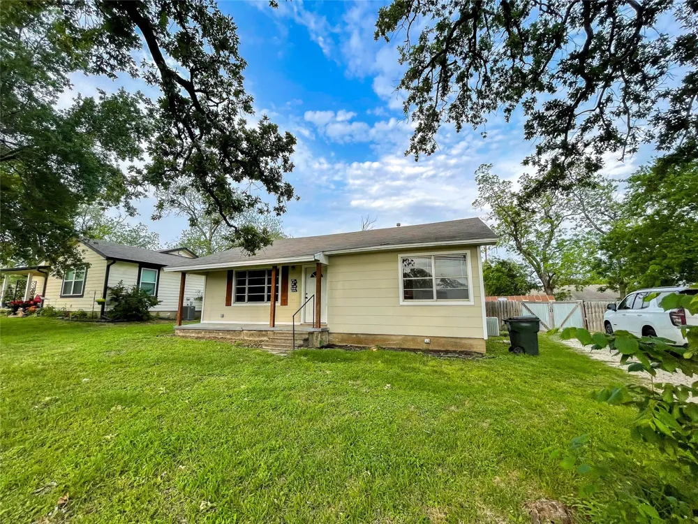 407 Bremond Street Franklin, TX 77856