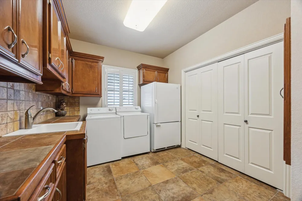 1889 Rush Creek Canyon Lake, TX 78133
