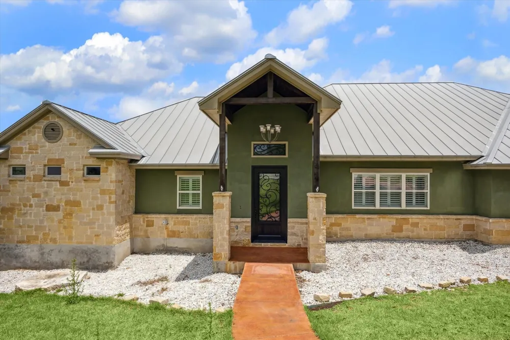 1889 Rush Creek Canyon Lake, TX 78133