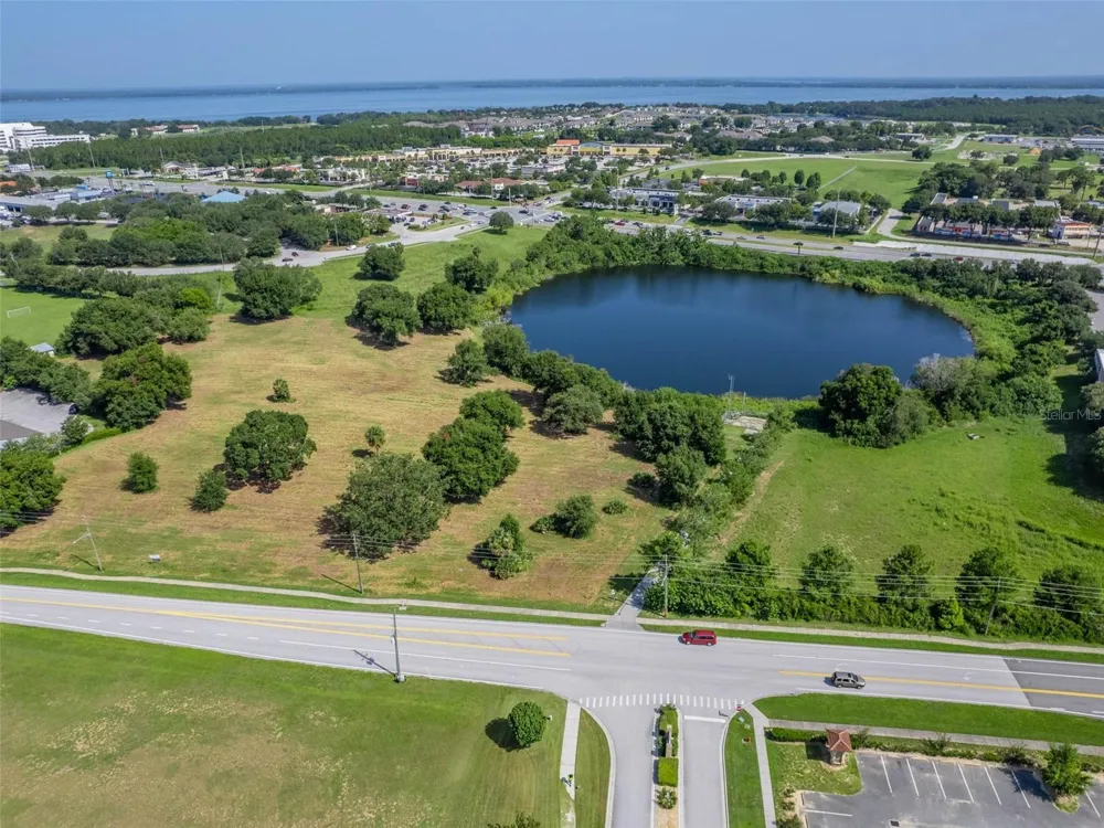 0000 DORA AVENUE Tavares, FL 32778
