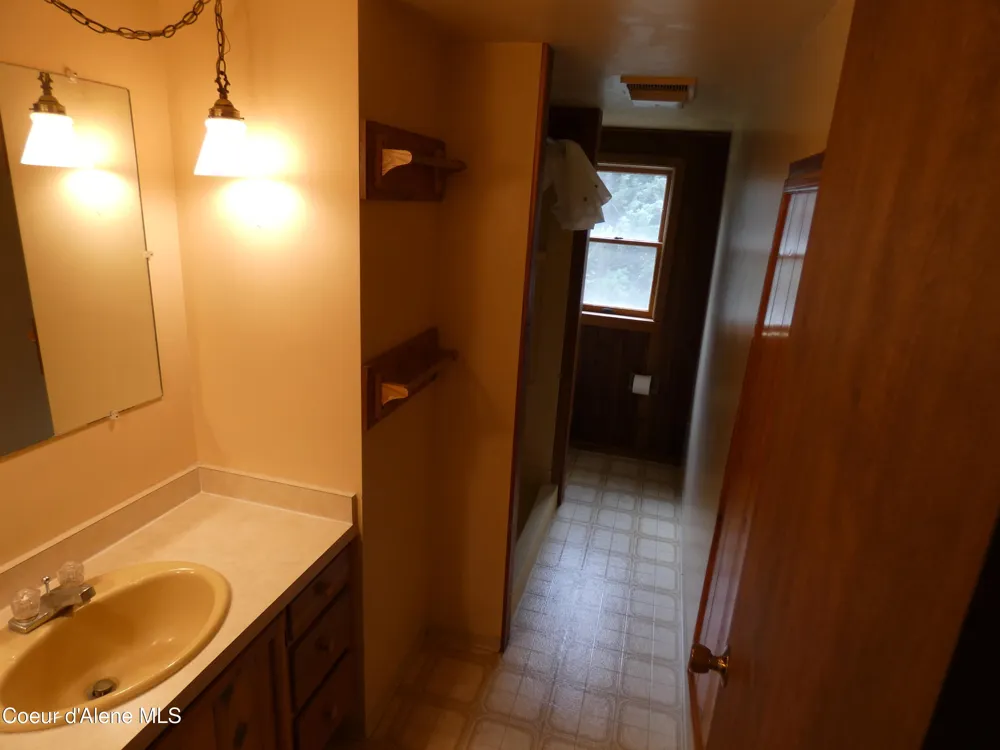 366 Yukon Road Bonners Ferry, ID 83805