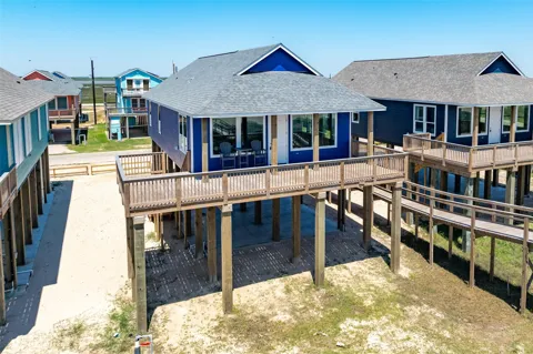 4831 Bluewater Drive
