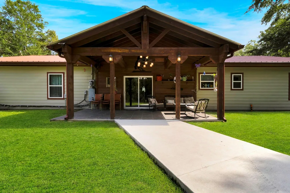 260 J T Smith Drive Corrigan, TX 75939