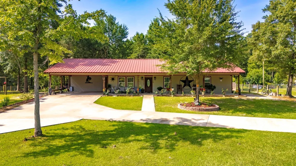 260 J T Smith Drive Corrigan, TX 75939