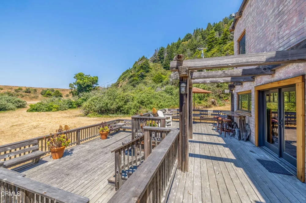 42501 CA-1 Westport, CA 95488