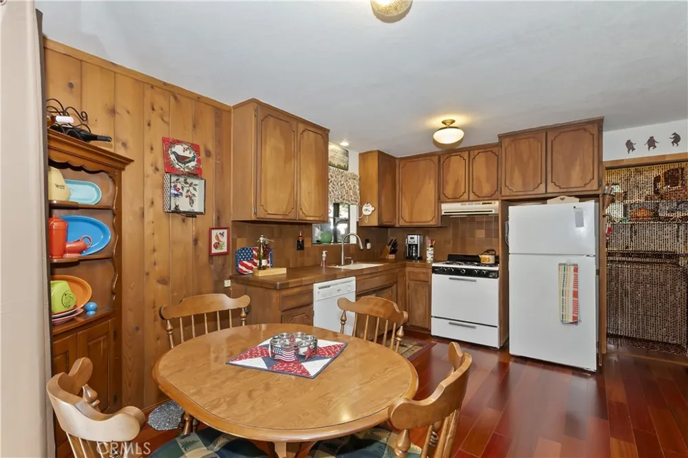 305 Cedarbrook Drive Twin Peaks, CA 92391