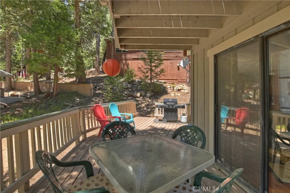 305 Cedarbrook Drive Twin Peaks, CA 92391