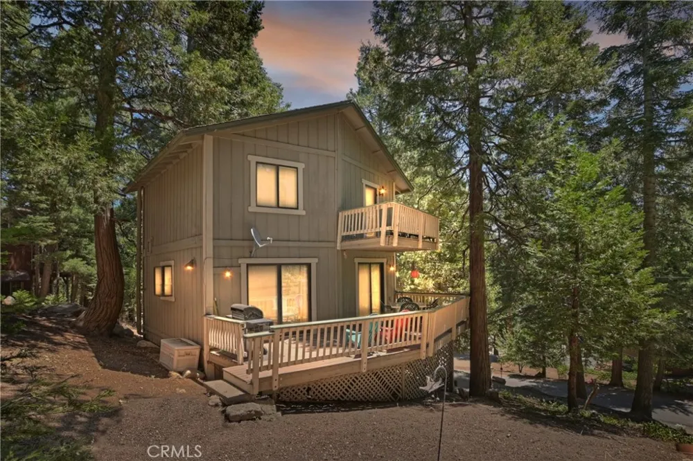 305 Cedarbrook Drive Twin Peaks, CA 92391