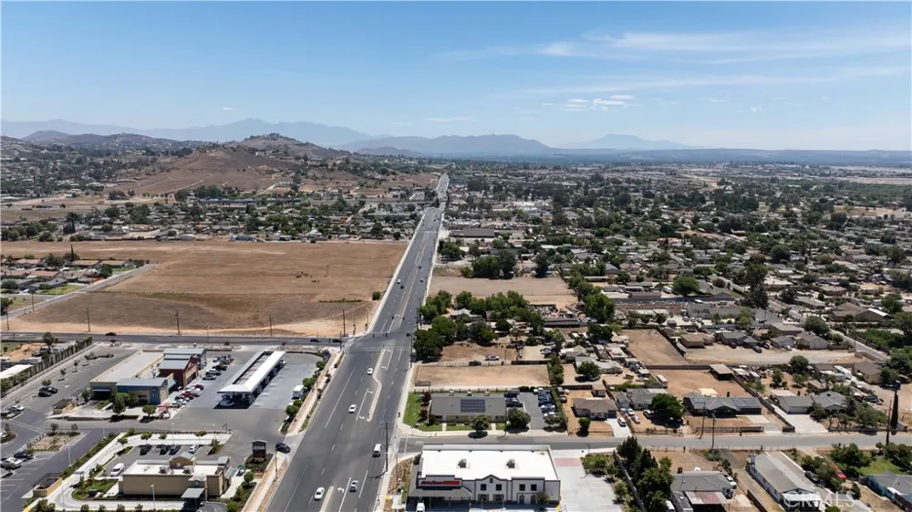 9240 Limonite Avenue Jurupa Valley, CA 92509