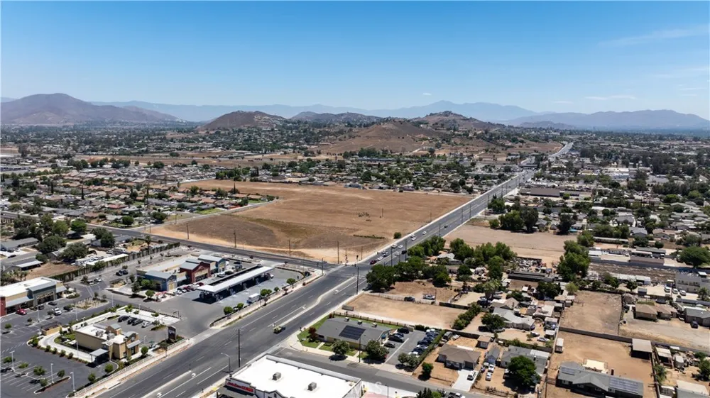 9240 Limonite Avenue Jurupa Valley, CA 92509