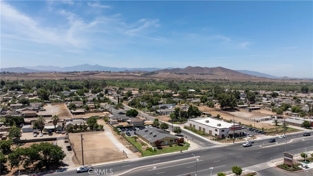 9240 Limonite Avenue Jurupa Valley, CA 92509