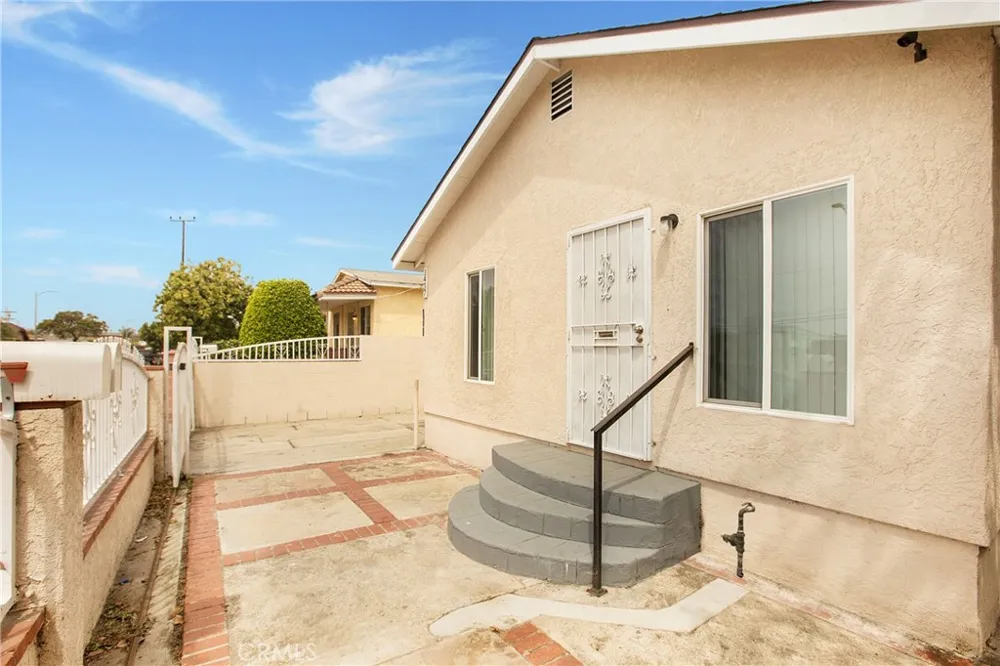 1435 E Colon ST Wilmington, CA 90744