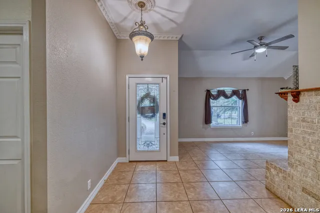 633 Sunrise Ave Uvalde, TX 78801
