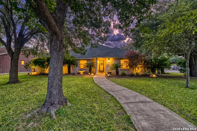 633 Sunrise Ave Uvalde, TX 78801