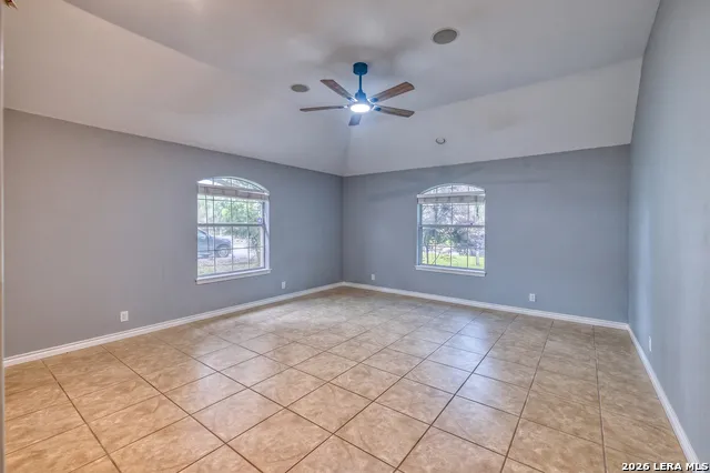633 Sunrise Ave Uvalde, TX 78801