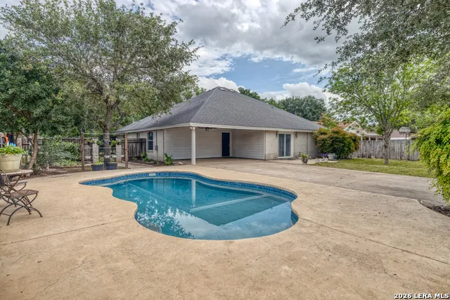 633 Sunrise Ave Uvalde, TX 78801
