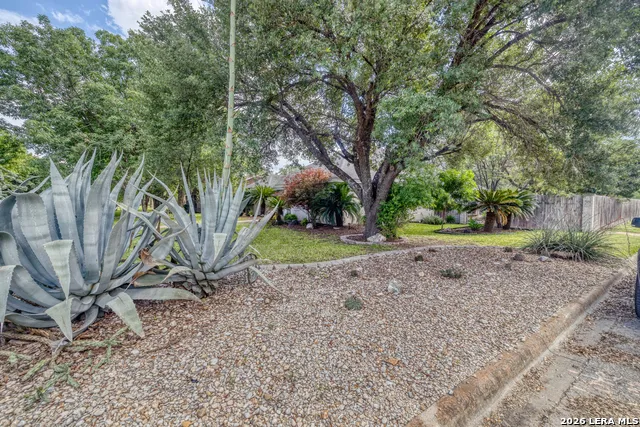 633 Sunrise Ave Uvalde, TX 78801