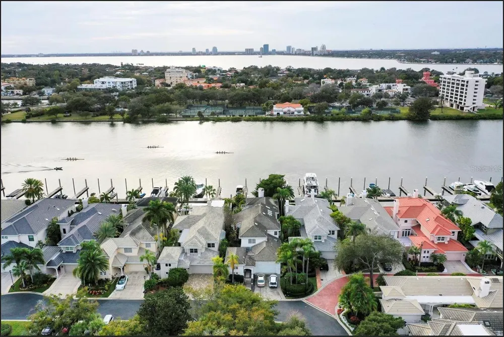 60 MARINER WAY #60 Tampa, FL 33602