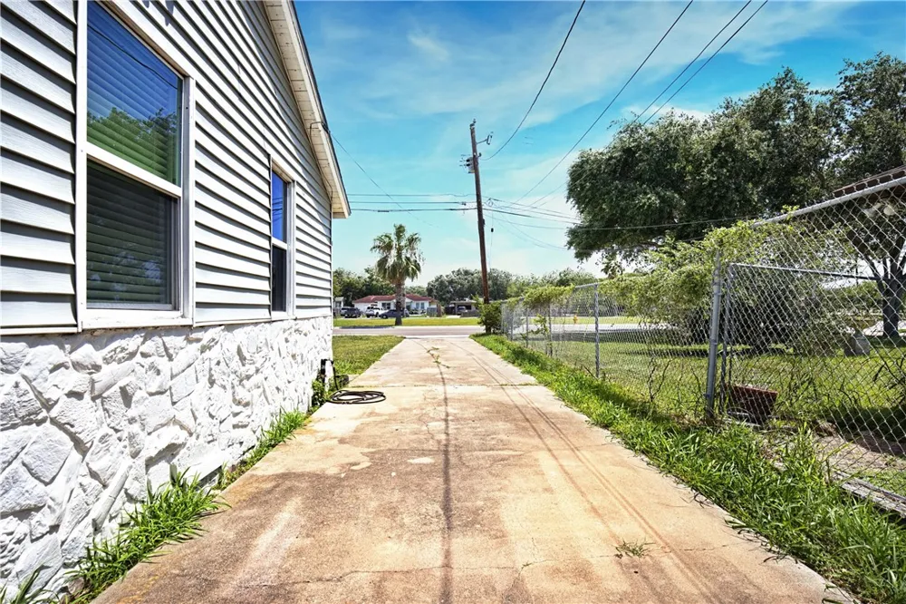 3529 Brawner Parkway Corpus Christi, TX 78411