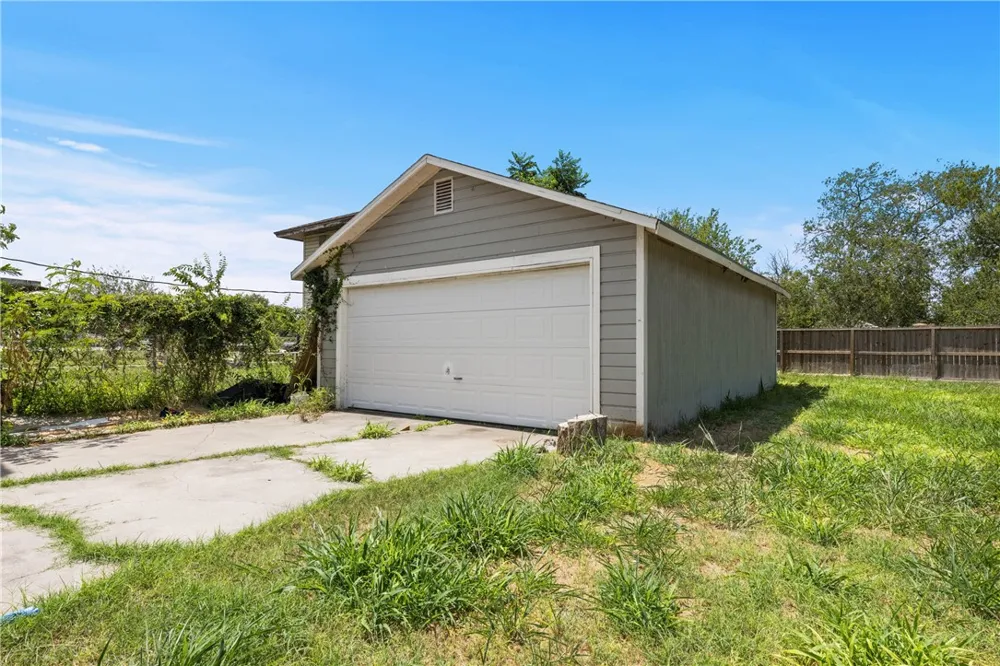 3529 Brawner Parkway Corpus Christi, TX 78411
