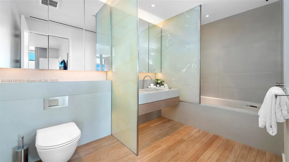 2901 Collins Ave #1403 Miami Beach, FL 33140
