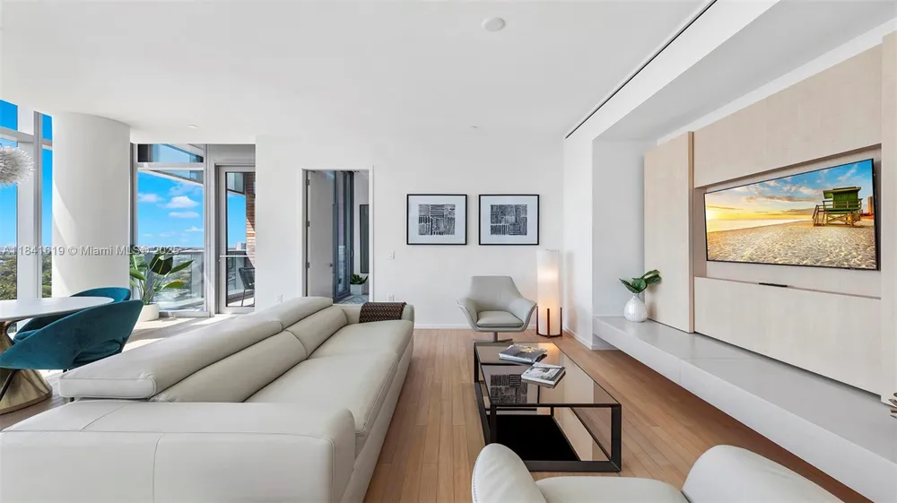 2901 Collins Ave #1403 Miami Beach, FL 33140