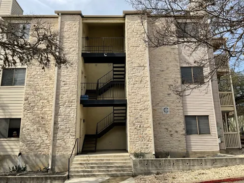 1013 Chestnut Street #Building C, Unit 5