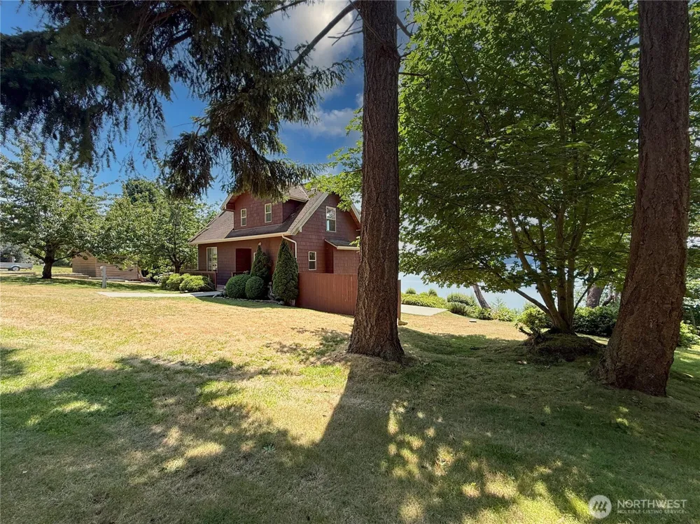 49 M Whidbey Island Drive Hat Island, WA 98206