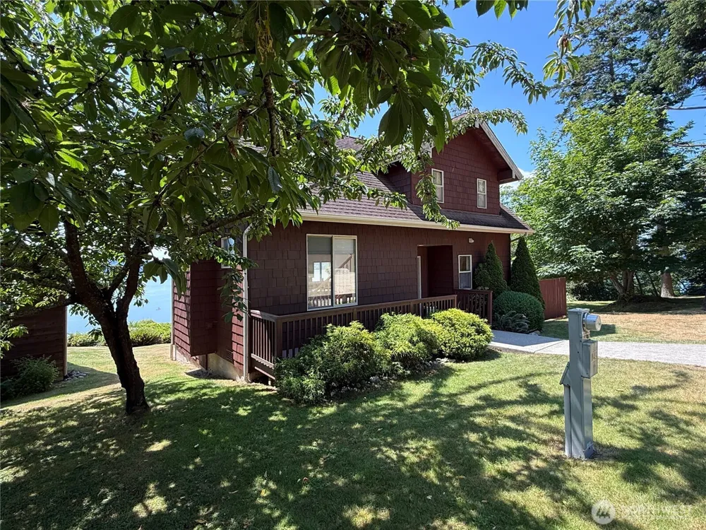49 M Whidbey Island Drive Hat Island, WA 98206