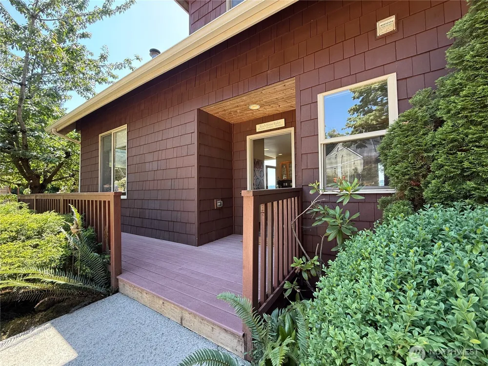 49 M Whidbey Island Drive Hat Island, WA 98206
