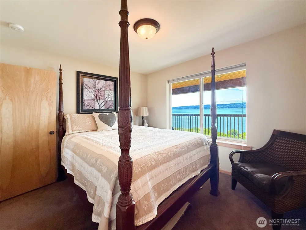 49 M Whidbey Island Drive Hat Island, WA 98206