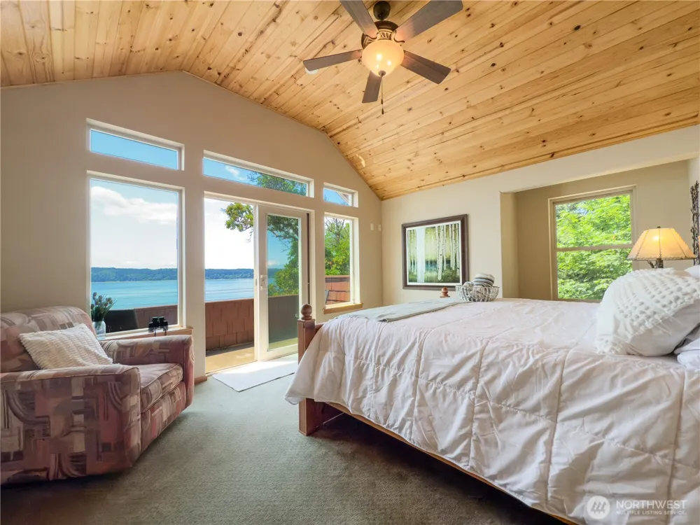 49 M Whidbey Island Drive Hat Island, WA 98206