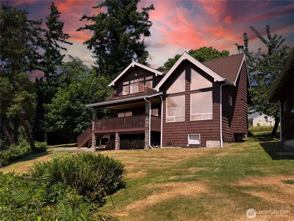 49 M Whidbey Island Drive Hat Island, WA 98206