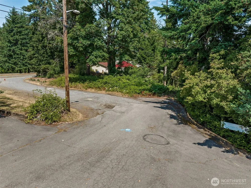 206 1st Place S Des Moines, WA 98198