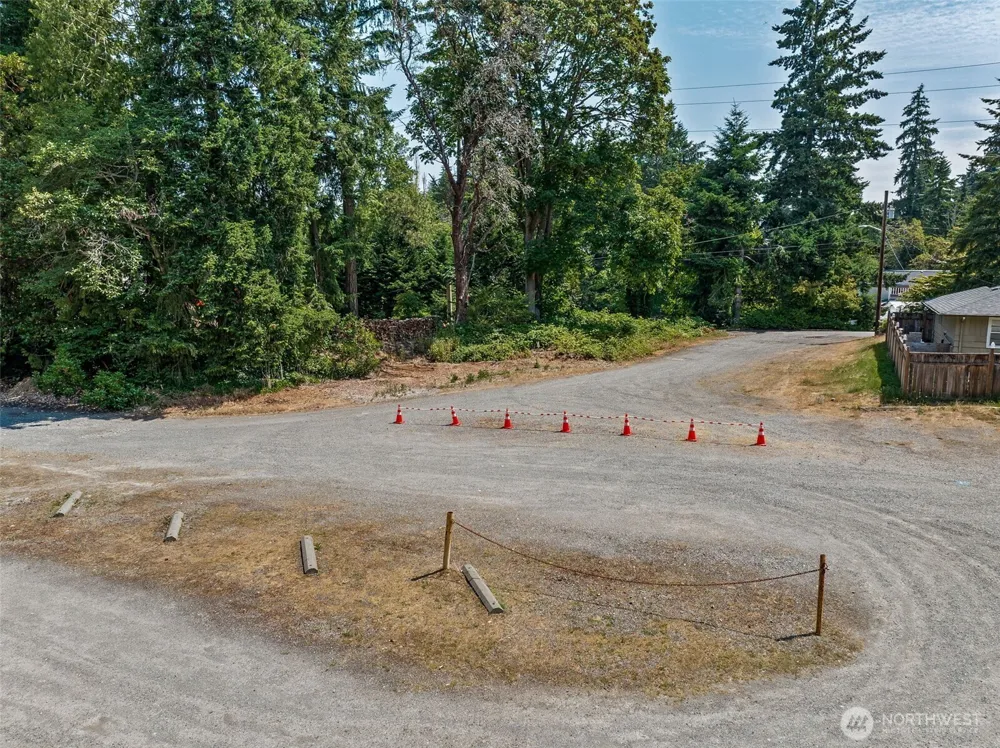 206 1st Place S Des Moines, WA 98198