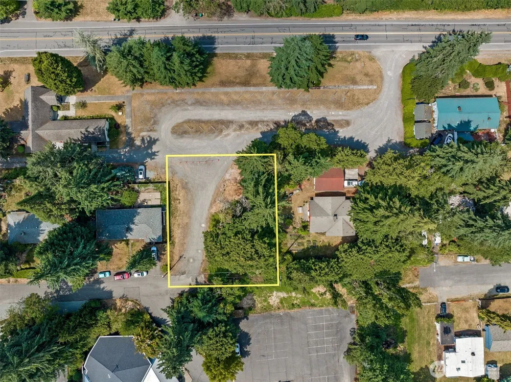 206 1st Place S Des Moines, WA 98198