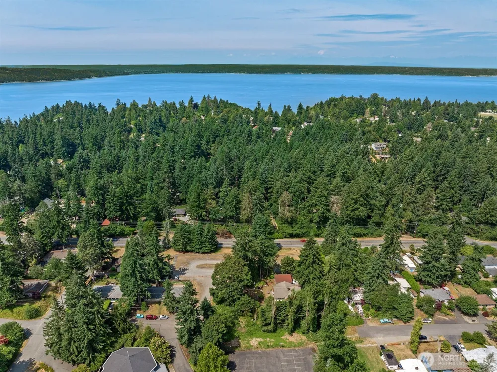 206 1st Place S Des Moines, WA 98198