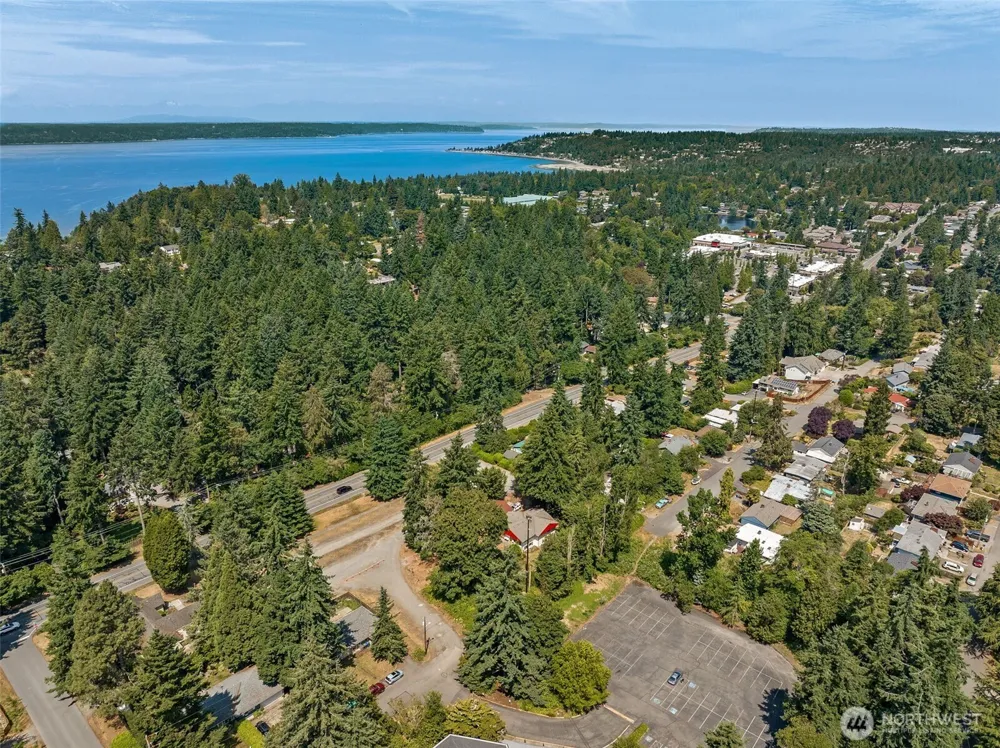 206 1st Place S Des Moines, WA 98198