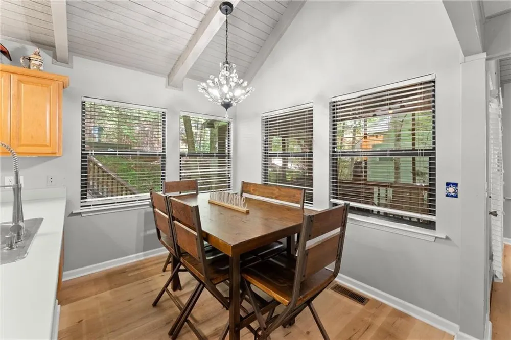 17 Dach Bruecke Gasse Helen, GA 30545