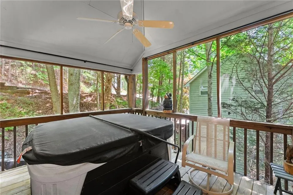 17 Dach Bruecke Gasse Helen, GA 30545