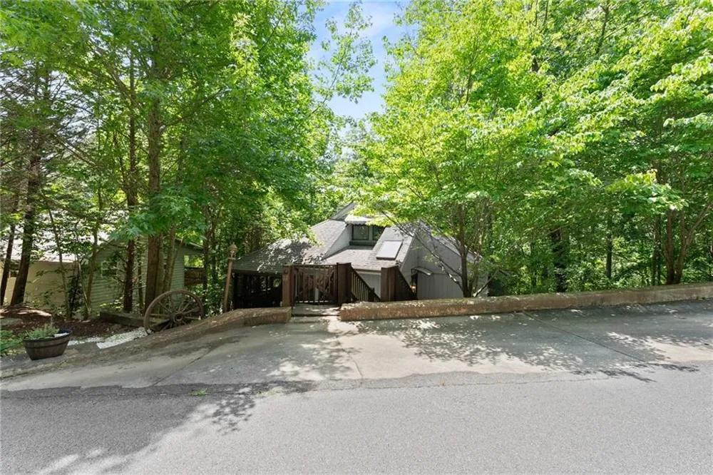 17 Dach Bruecke Gasse Helen, GA 30545