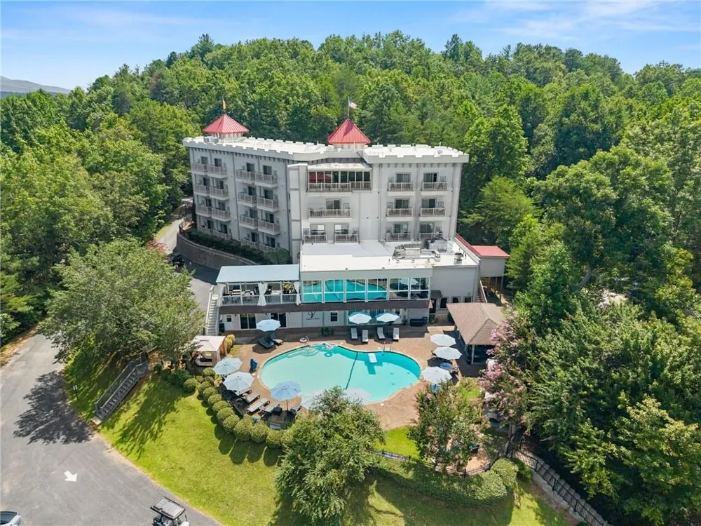 17 Dach Bruecke Gasse Helen, GA 30545